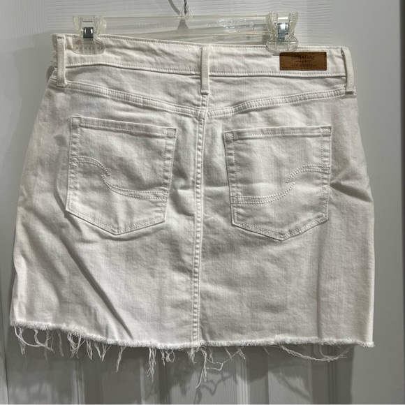 Levi's Signature High-Rise White Skirt - Picture 2 of 6
